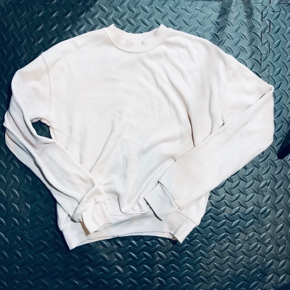 Brandy Melville Pink Crew Neck Super Soft Sweater - Picture 5 of 10